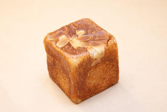 クリームチーズあんぱん