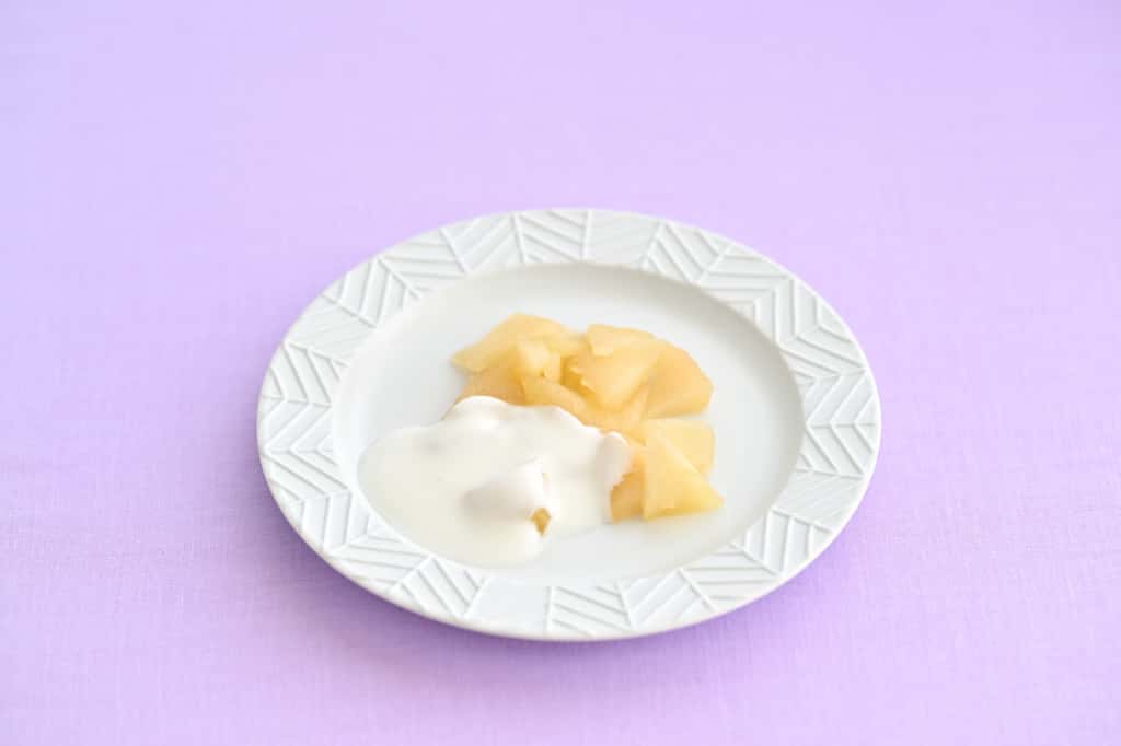 りんごコンポートのヨーグルトがけ