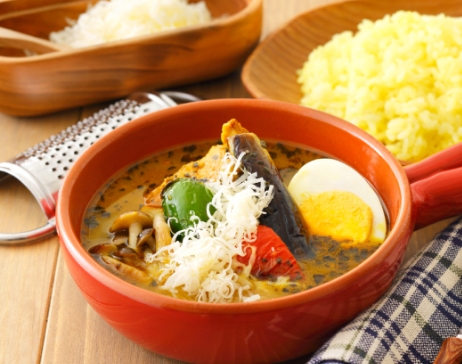 スープカレーとターメリックライス