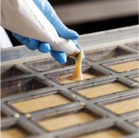 自社工房で、パティシエがひとつひとつ丁寧に手づくり