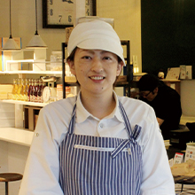 TSURU CAFÉ　オーナーパティシエ　鶴岡綾子さん